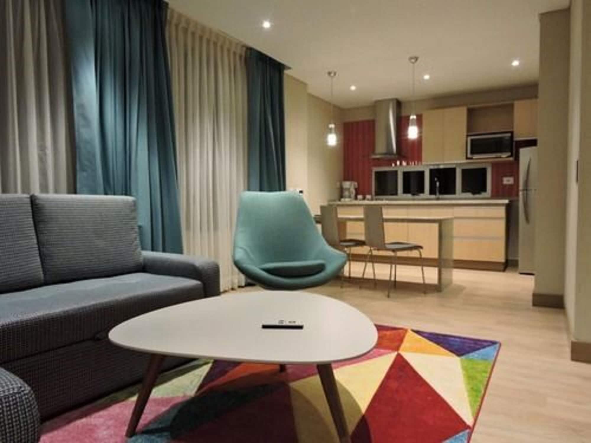 Aparthotel Plaza