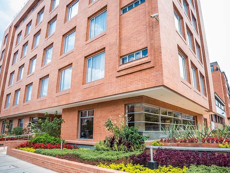 Aparthotel Plaza 3*