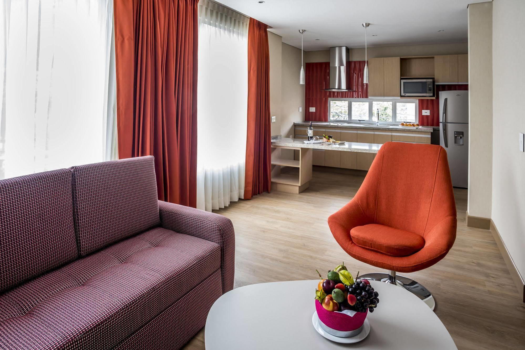 Aparthotel Plaza