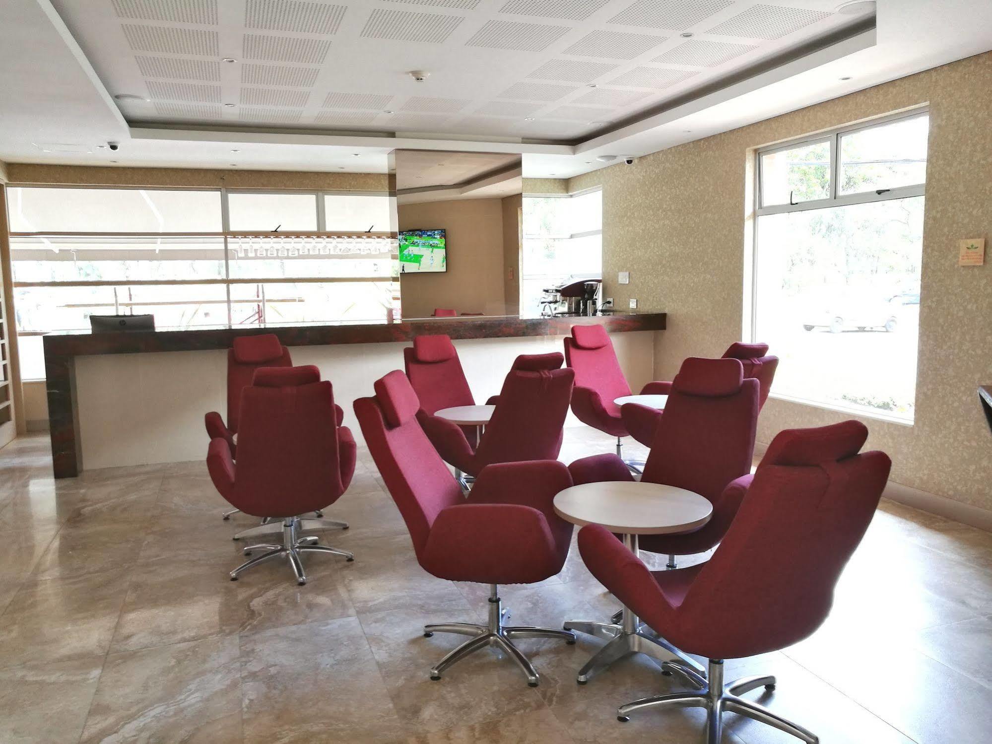Aparthotel Plaza 3*