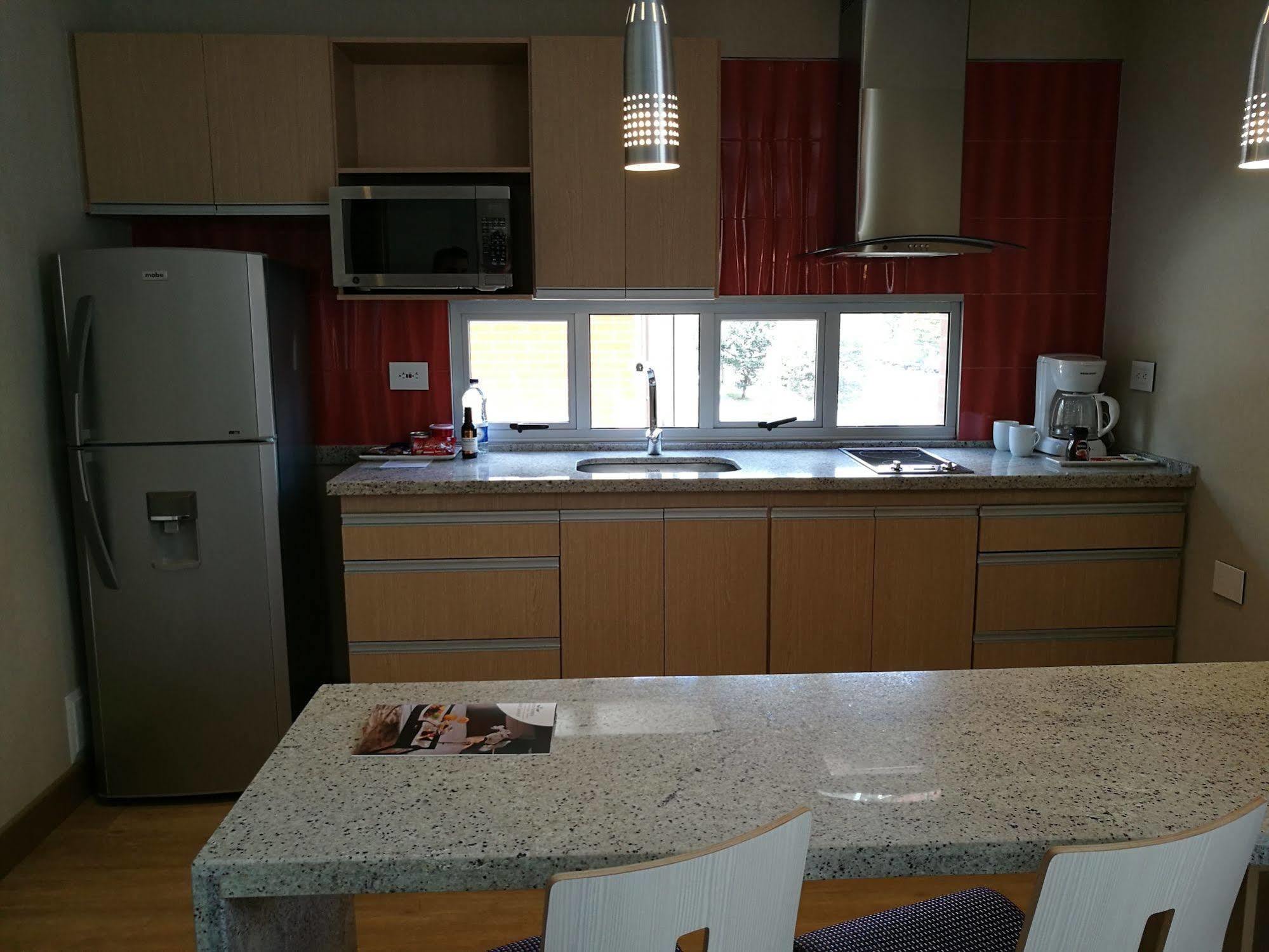 Aparthotel Plaza 3*